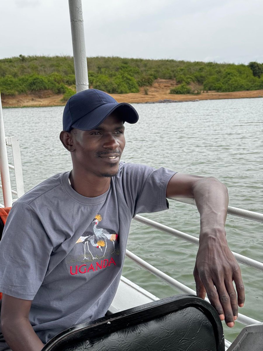 Cruising ⛵ the Kazinga channel 😍
#omagwasafaris
#glorysummittoursandtravel
#primateholidays