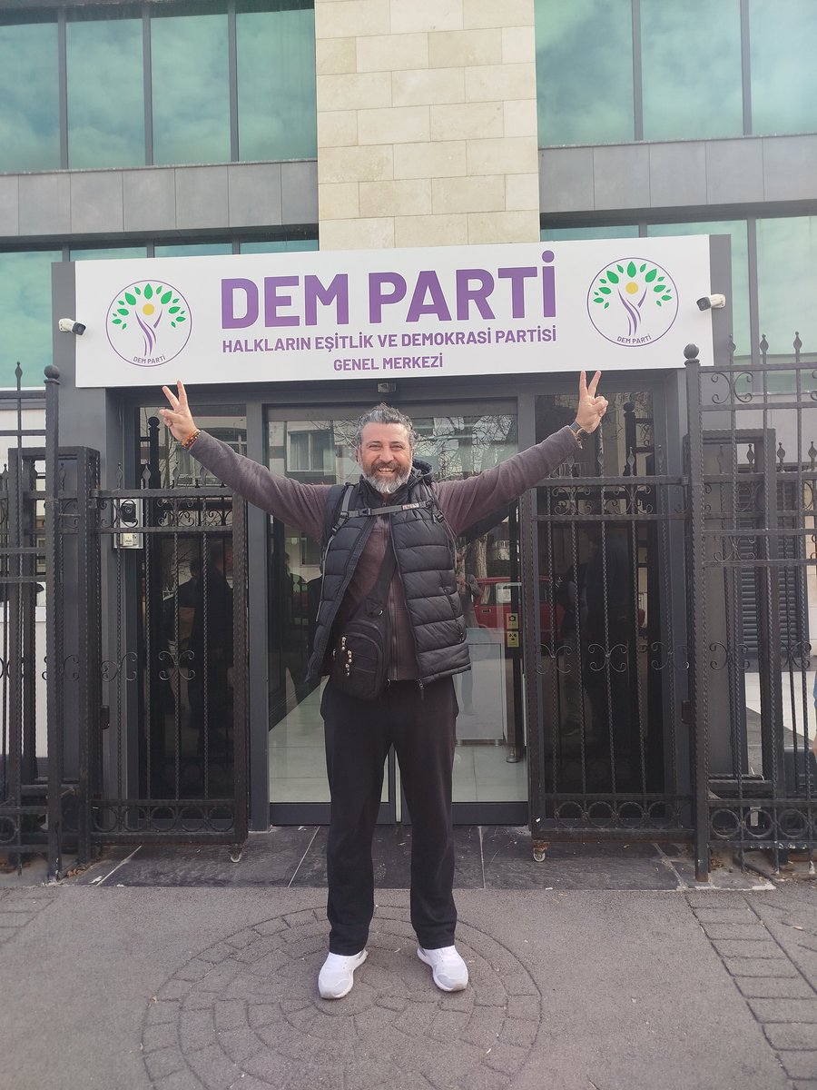 Bugünde Ankara yol uzun 
NAMASTE
REWİ
#DEMParti #barış #Newroz2025 #newrozaazadiyêpîrozbe #Ankara #aydinmerkez #aydin #Newroz #newrozpîrozbe