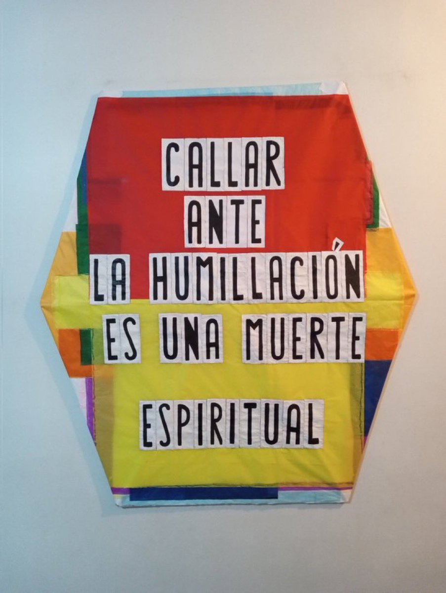 Hay que denunciar la violación de los derechos humanos de los ciudadanos asilados en la embajada🇦🇷, los presos políticos en🇻🇪 y de los que no son criminales y están ahora presos en El Salvador. 🇸🇻 
Como dice el <a href="/srpapagayos/">Papagayo</a>: “Callar ante la humillación es una muerte espiritual”.