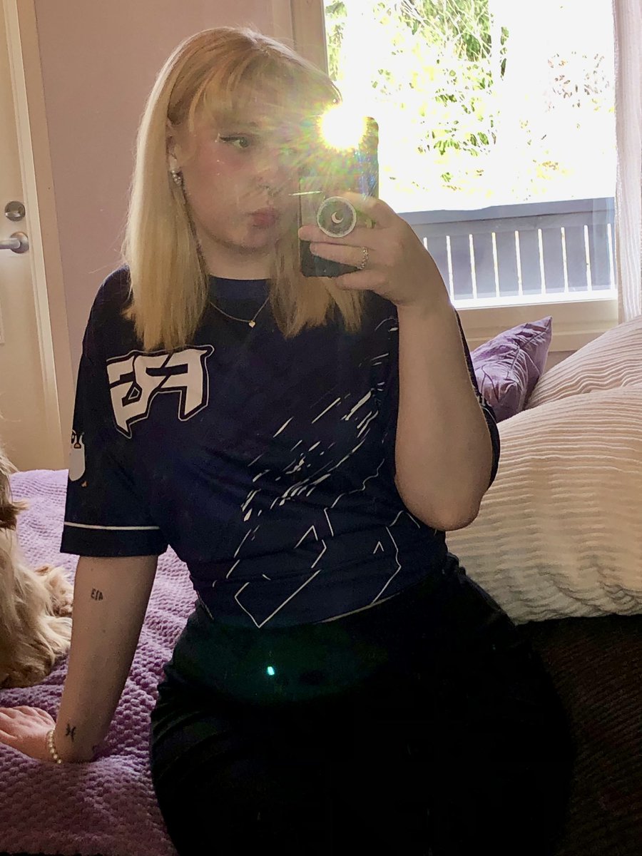 veeVLR's tweet image. jersey reveal 😼💙