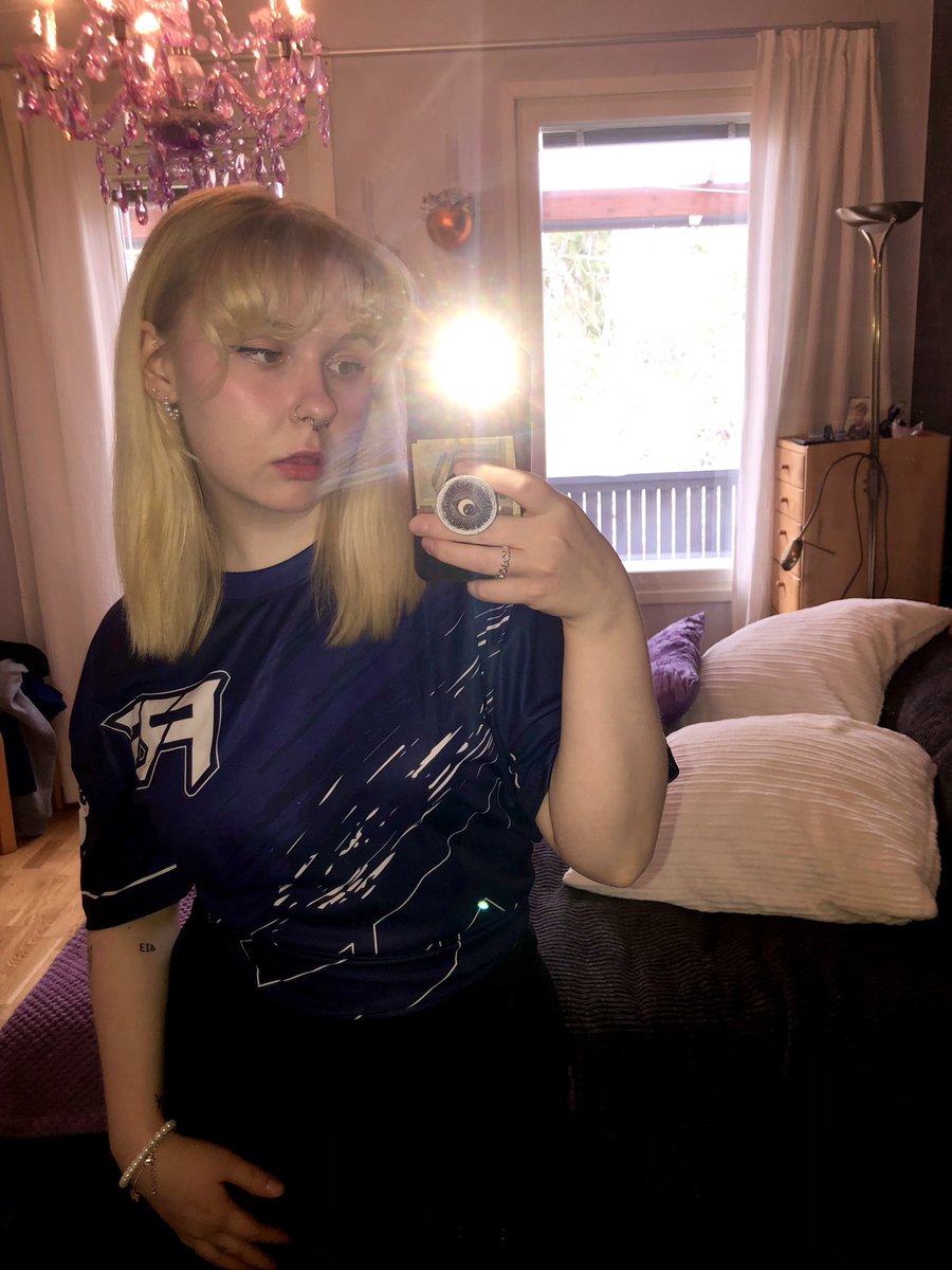 veeVLR's tweet image. jersey reveal 😼💙