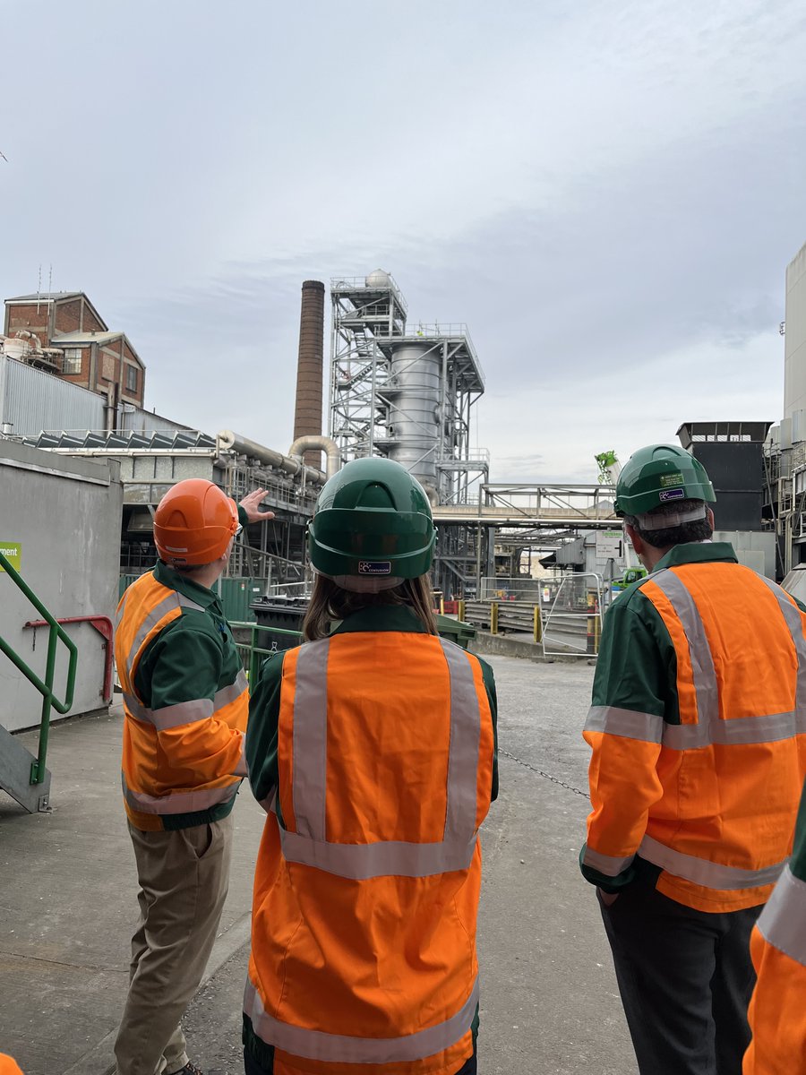 Great to welcome <a href="/PeterPrinsley/">Dr Peter Prinsley MP</a> to our Bury St Edmunds site last week in its centenary year! Demonstrating our zero-waste approach to production,  alongside the latest investment in our decarb journey &amp; meeting some of our talented apprentices and engineers too 🤩
#homegrownsugar