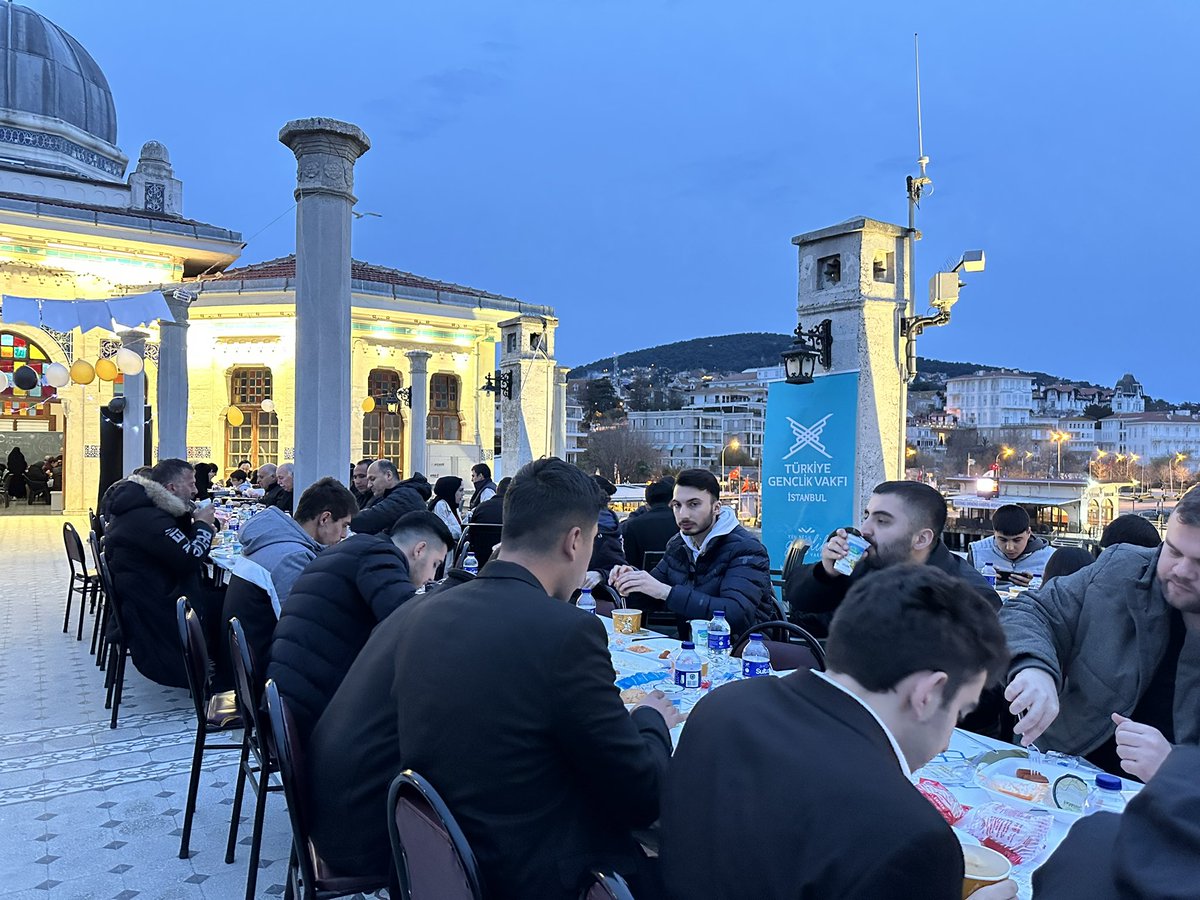 tugvaadalar's tweet photo. ✨ “TÜGVA Adalar”da Bir Ramazan Akşamı 🌙
#vakıfsofrası https://t.co/MotA5m1rvh