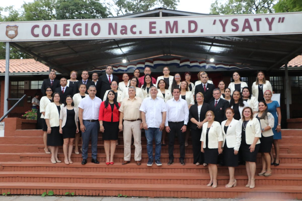 MECpy's tweet photo. 🏫 Celebramos los 45 años del Col. Nac. de E.M.D. Ysaty, una emblemática institución educativa de la Capital del país que ha formado a muchos compatriotas.

Aprovechamos la ocasión para compartir con la comunidad educativa y verificar las instalaciones. https://t.co/1lQyLplPYH
