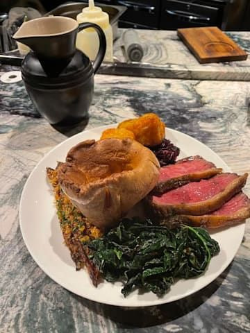 kingbrain's tweet image. Indulging in a proper roast—got any favorite spots for a hearty meal we can try together?
#SundayRoast
#FoodieDate
#CozyVibes
#BritishCuisine
#DateNightInspo
#HeartyEats
#FoodAndLove
#DinnerGoals
#TasteTheMoment
#ComfortFood