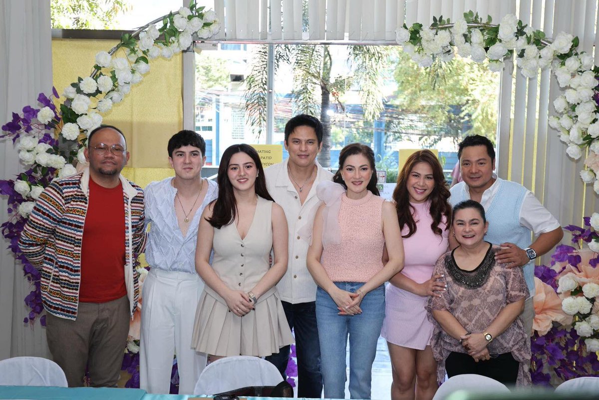Sparkle_GMA's tweet photo. Zoren Legaspi, Mavy Legaspi, Cassy Legaspi, and Carmina Villarroel ✨ are set to sparkle in GMA’s upcoming drama series, Hating Kapatid,’ coming soon on GMA.  

#HatingKapatid #ZorenLegaspi #MavyLegaspi #CassyLegaspi #CarminaVillarroel https://t.co/3SFzpE9FWG