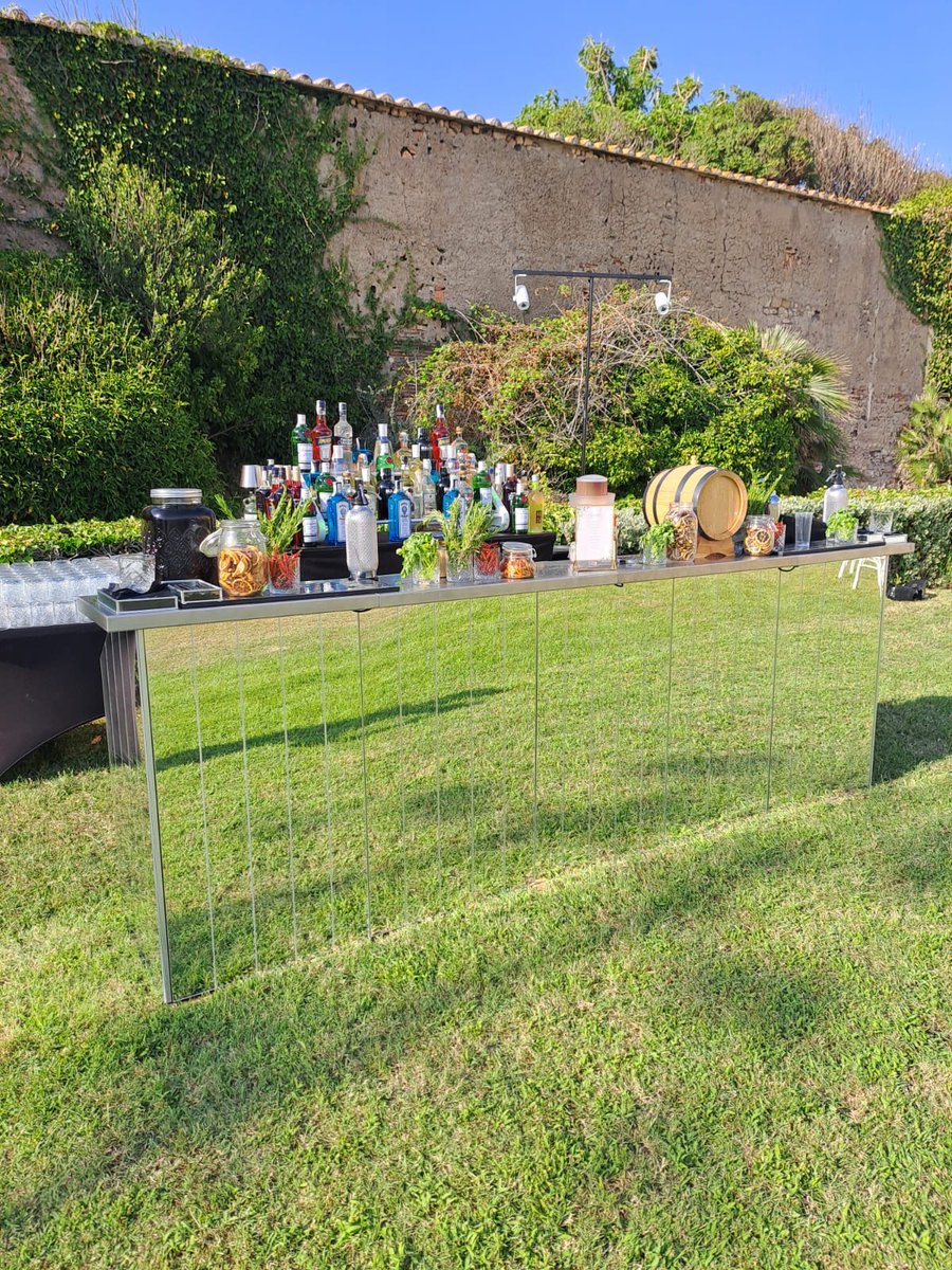 ThePortabar's tweet photo. Maximize Your Outdoor Venue's Potential 🍸

With Portabar, outdoor spaces become versatile venues. Its customisable features and quick setup enable you to host events anywhere.

#portabar #mobilebars #portablebars #outdoorbar #terracebar https://t.co/kjByDo4UDd