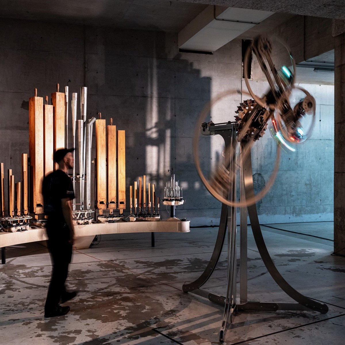 An incredible installation by Navid Navab. Video in the link below. Our IMUs are somewhere inside this beautiful contraption.
navidnavab.com/organism-excit…