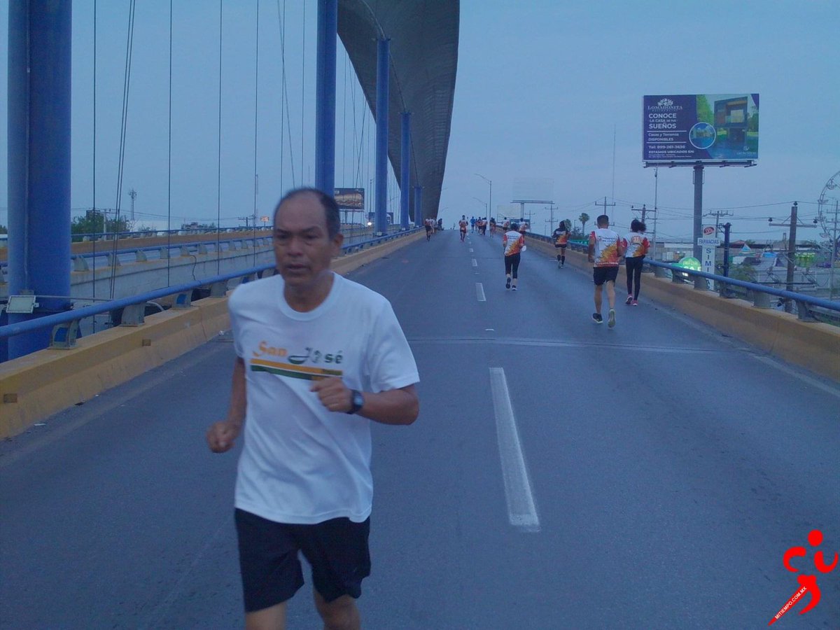 andresroble's tweet photo. Buenos días. Y como dicen los españoles "A por el martes con toda la actitud" @acaentrerunners @manicomiorunner @comunirunners @sumandokmx @corroamipaso @meencantacorrer @canalrunning @fenixrun_mexico @runsalud20 @pasion_running #yomarco #adidas #beatyerterday #garming https://t.co/QVWYxI3uVr
