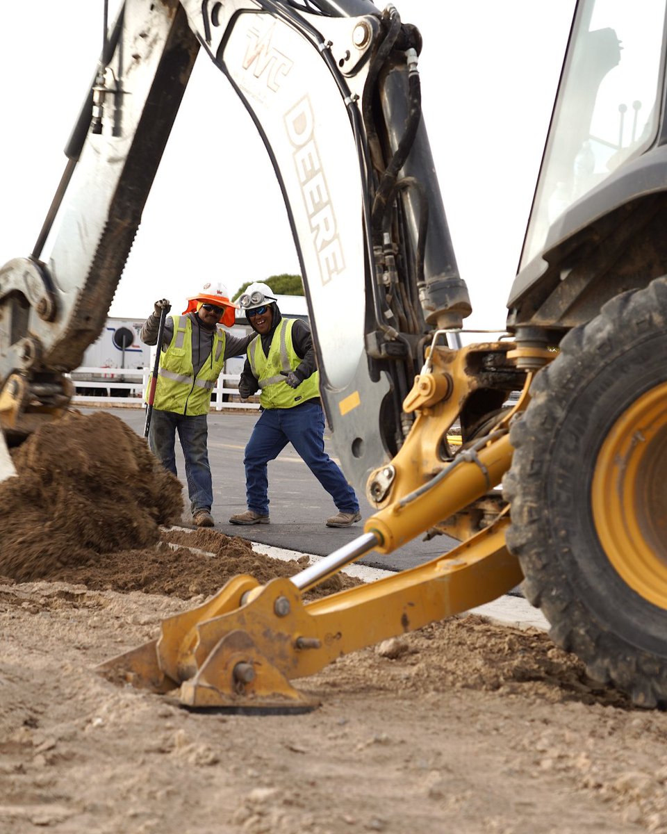 whitakerconst's tweet image. As corny as it sounds, #smile more at people. You'll be shocked at how it can change the trajectory of their day today! #buildthebest #people