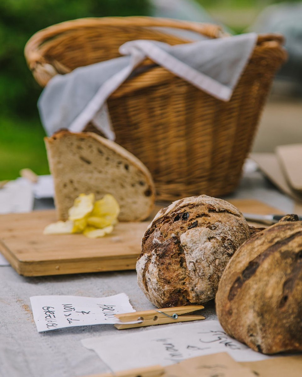 AlimentsNB's tweet image. Ces incroyables pains au levain sont fabriqués ici même au Nouveau-Brunswick! Identifiez vos artisans boulangers préférés dans la section des commentaires. Achetez local pour de bon! 

#AchetezLocalPourDeBon #NouveauBrunswick #MangerLocalNB 
#ApprovisionnementLocal #LevainNB