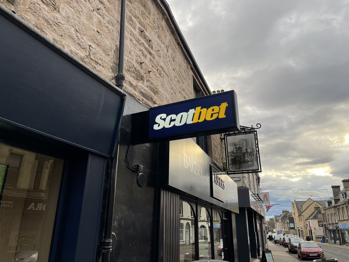 FHMcD Signs Ltd. tweet media