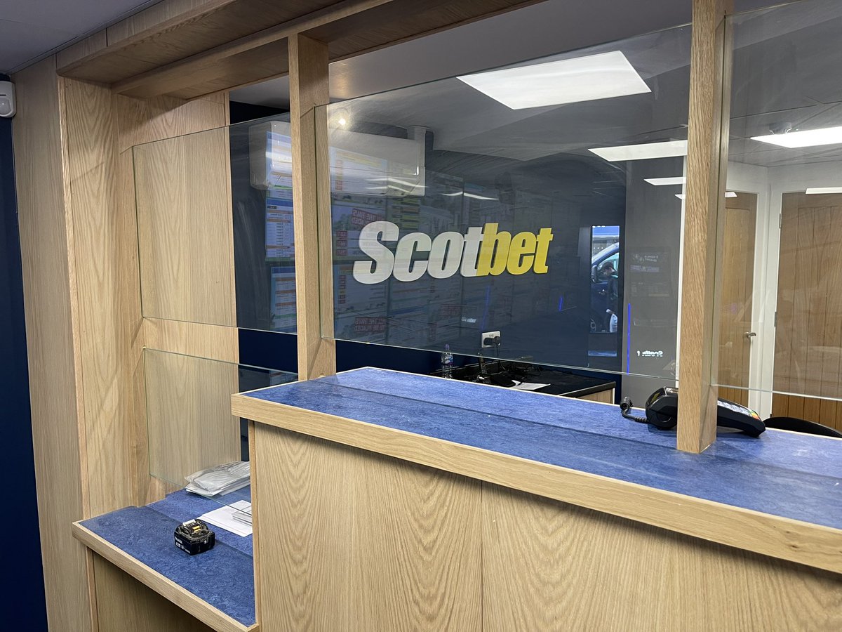 FHMcD Signs Ltd. tweet media