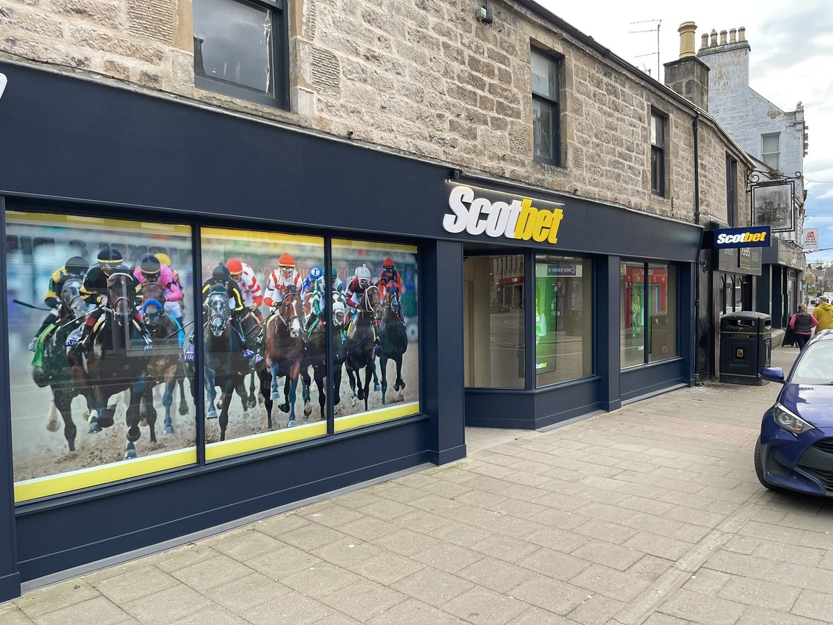 FHMcD Signs Ltd. tweet media