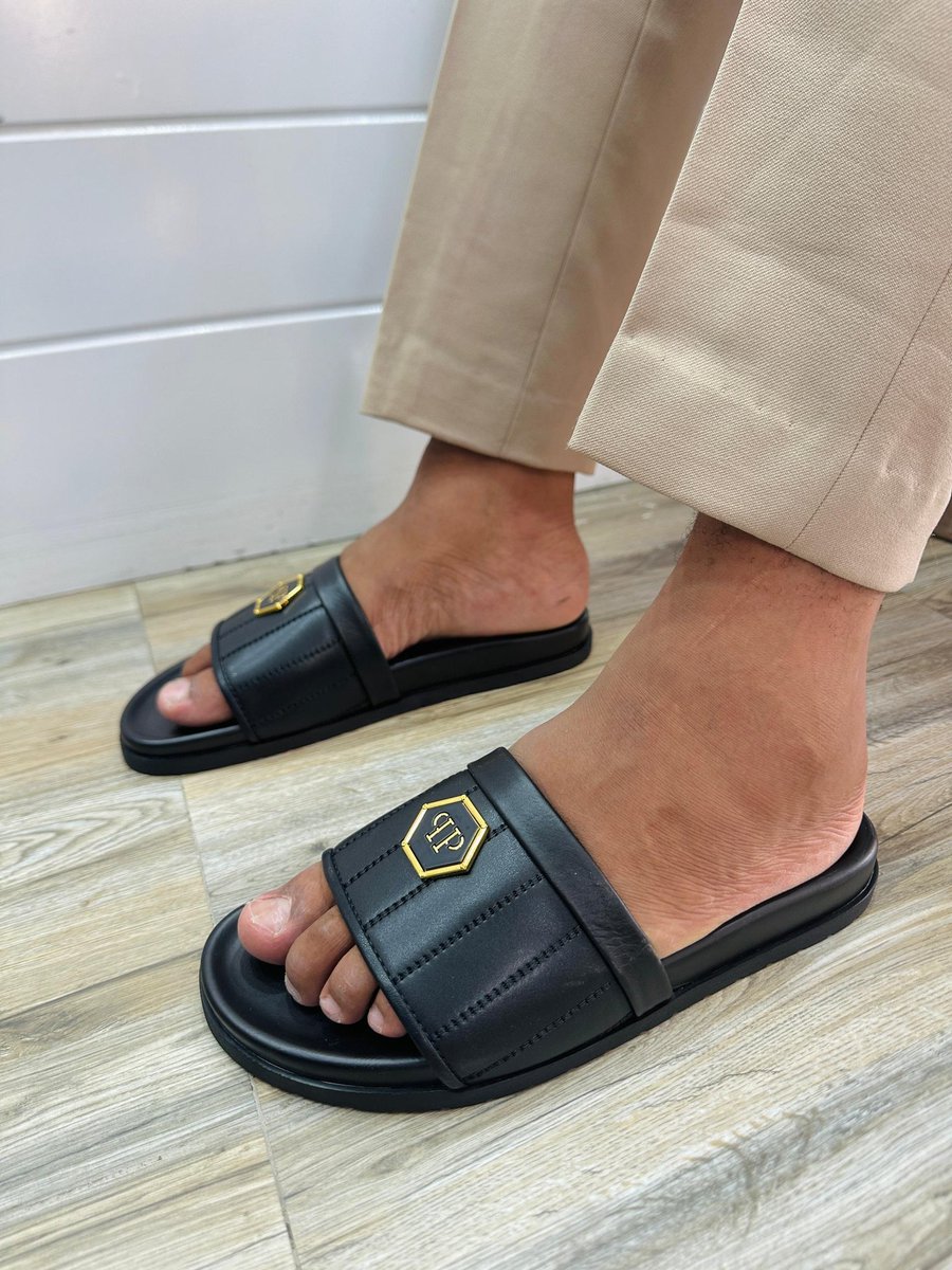 X_gee9's tweet image. Top Top quality  shoes for ladies

Size  39, 40 ,41, 42, 43, 44 , 45

Tel : 0769996448

Loc: kariakoo karibu na bank ya NMB bank

Price 55,000 ⏫⏫⏫