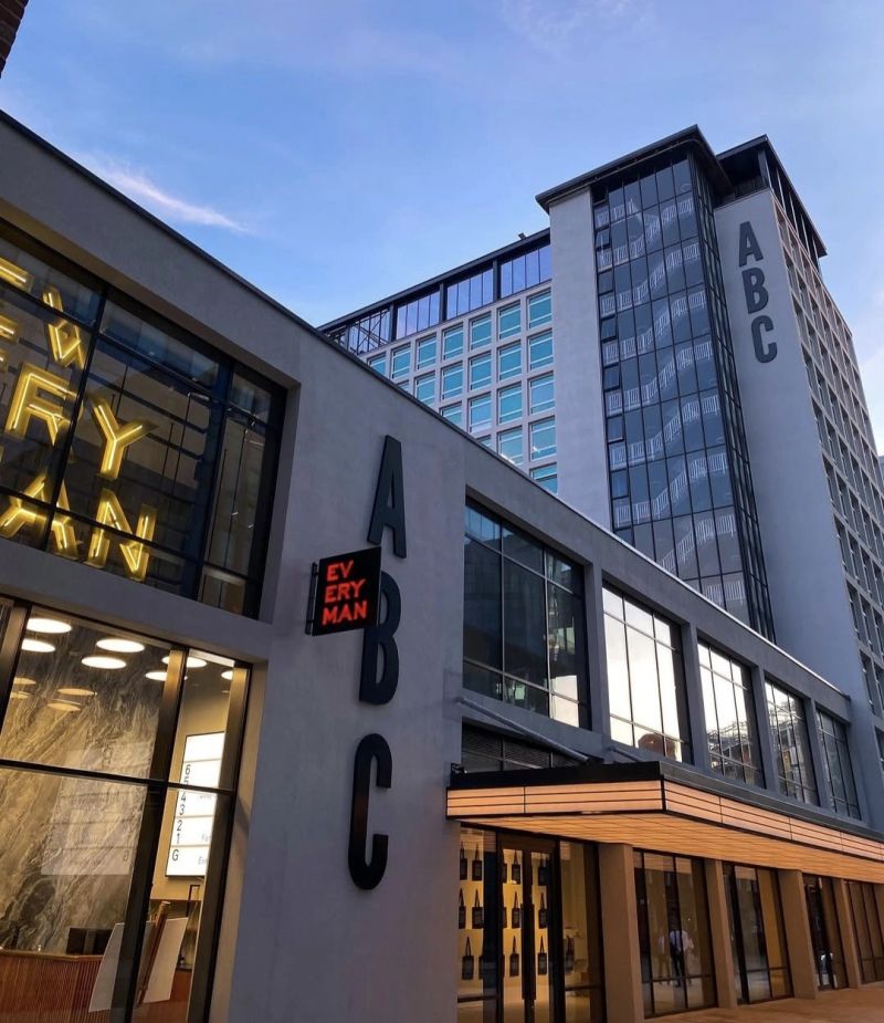 Does your office location work for your team?

We hear it all the time, businesses want their teams back, but

👉 Bad transport links
👉 No spots for lunch or coffee
👉 Nothing for work socials  

The right area makes all the difference.

Get in touch to start your search 🕵