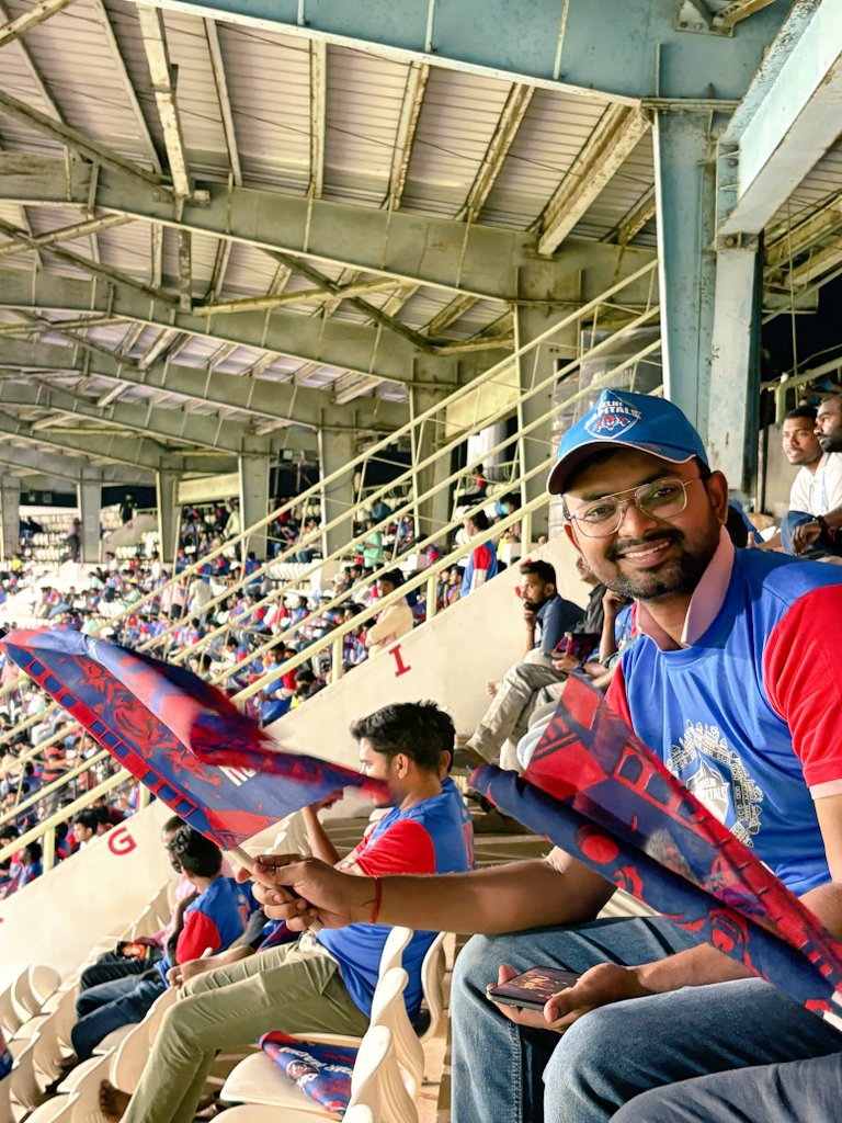 ram_s277's tweet photo. All about yesterday .
What an absolute entertainer it was..!❤️
#DCvLSG #TATAIPL2025 https://t.co/77RYAmgP3q