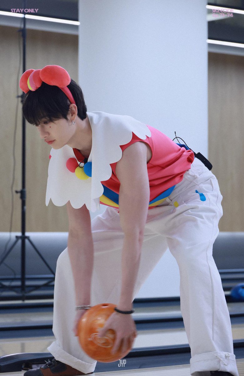 skzpr_1's tweet photo. 달려라한이 (Go, HAN!) | [SKZ CODE(스키즈코드)] Ep.73-74
#StrayKids #StrayKidsCode https://t.co/weRdEMQI5A