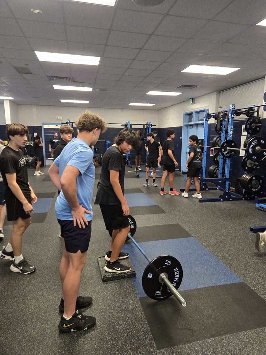jc_coachcoffey's tweet image. ✔️ Check the upcoming 9th grades
✔️ Arm Conditioning 
✔️ Progression Passing 

Now it&apos;s time to hit the weightroom

 QB room getting it done this morning
#LND #HITT #PIAP

@carterrawlings_ @Evan_Jones8 @DenmarkDanesFB