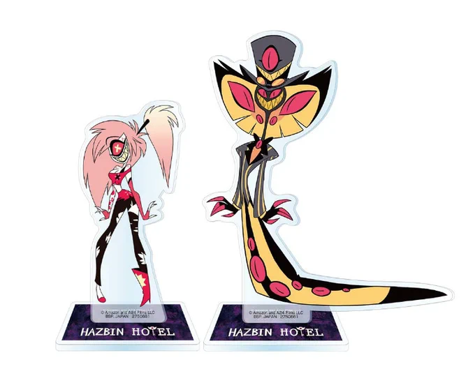 Acrylic Stand!!! She is so smol The difference in the size of their hands... L O V E
