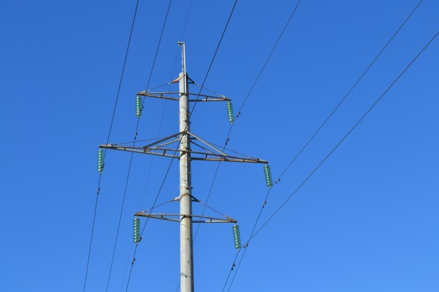 MarioNawfal's tweet photo. 🚨🇷🇺RUSSIA ACCUSES UKRAINE OF HITTING ENERGY SITES DURING U.S.-RUSSIA CEASEFIRE TALKS

Russia says Kyiv launched 3 attacks on civilian energy infrastructure—including Rosseti power lines, a gas station in Svatovo, and Crimea’s gas storage—as ceasefire talks happened in Saudi Arabia.

Moscow claims Putin paused strikes on Ukraine’s grid after a call with Trump—but Zelensky refused any moratorium or guarantees.

Russia warns: Ukraine keeps proving no deal can be trusted.

Source: Reuters