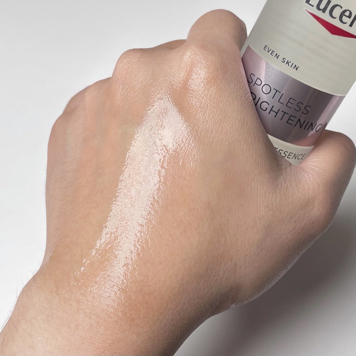 อยากบอกว่า น้ำตบ Eucerin ทำมาใหม่  
ทำถึงมากกก คือหน้าใสจริง ผิวชุ่มชื้น
แต่ไม่เหนอะ เค้าเพิ่มไทอามิดอล ดันความใสให้ผิว และลดจุดดำเก่งมาก แล้วอัดสารเก่งๆ อื่นมาครบมาก ผิวใส แข็งแรง รูขุนขนกระชับ และชุ่มชื้นขึ้นมาก https://t.co/HZgzGt6qAZ