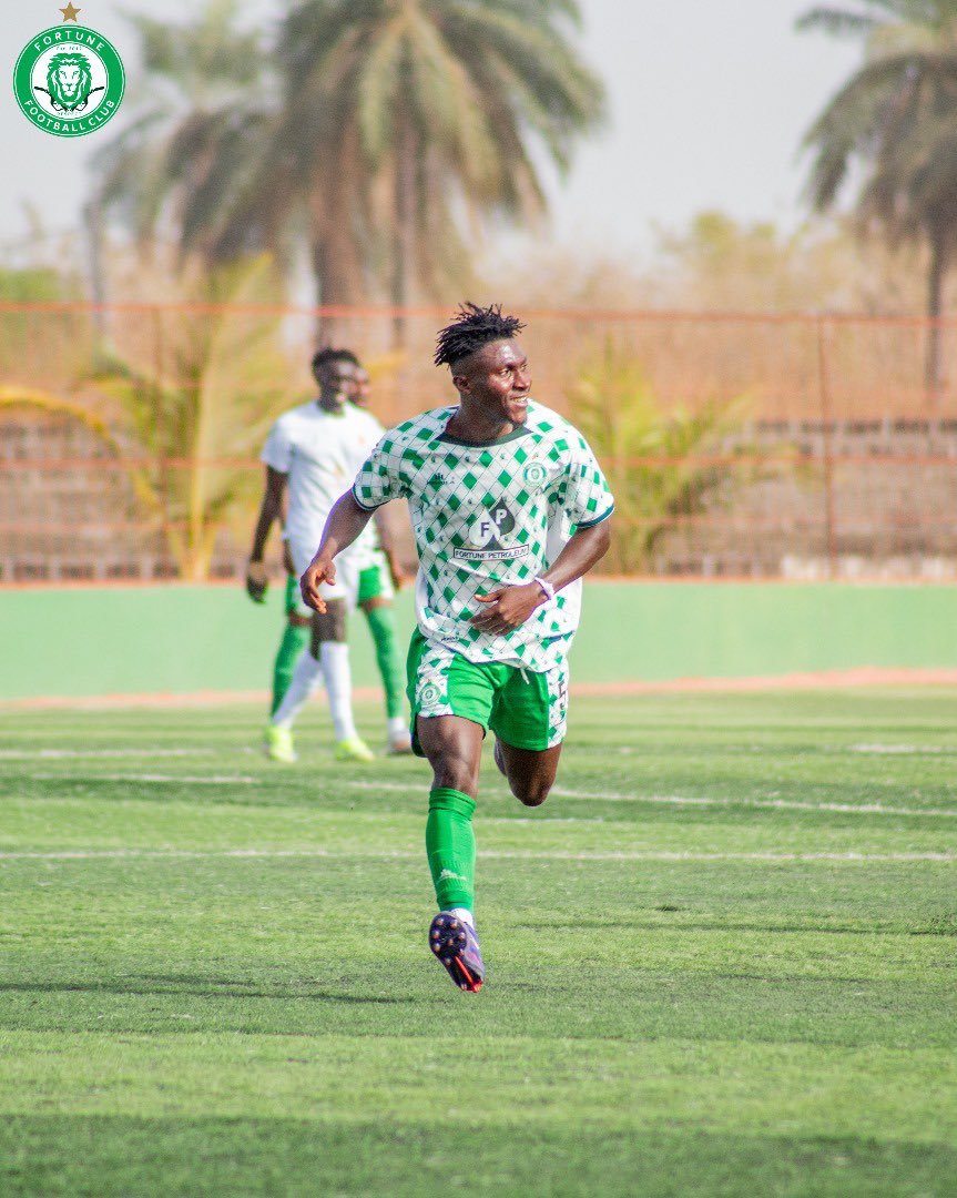 Sainey Jatta is a midfield maestro! 🔥 After shutting down Gambian Dutch Lions, he's back at it,  putting on a clinic against BST Galaxy! 🤯 This young workaholic is a force of nature, dominating the midfield with his hustle and amazing skills. 💪