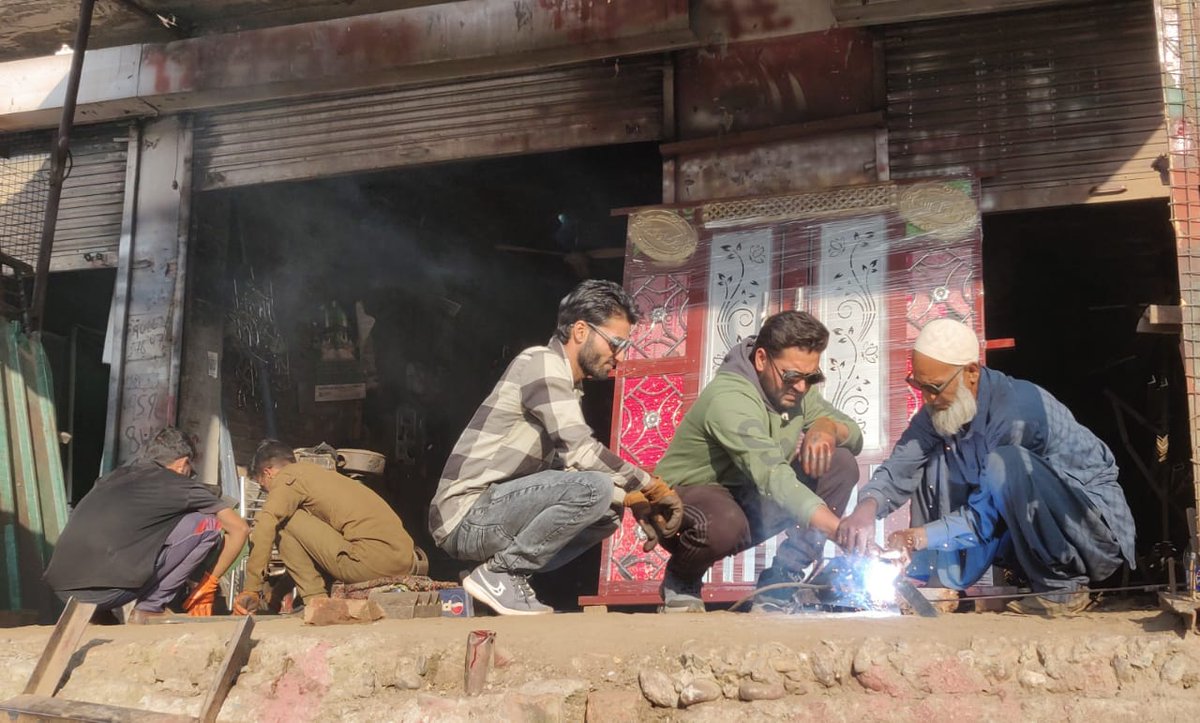 jkchanneltv's tweet image. Indian Army #Organised Culmination of #Welding #Course for Youth at Manjakote Rajouri

The course was conducted for three months and a total of 26 individuals were #trained on the welding skills.

@adgpi