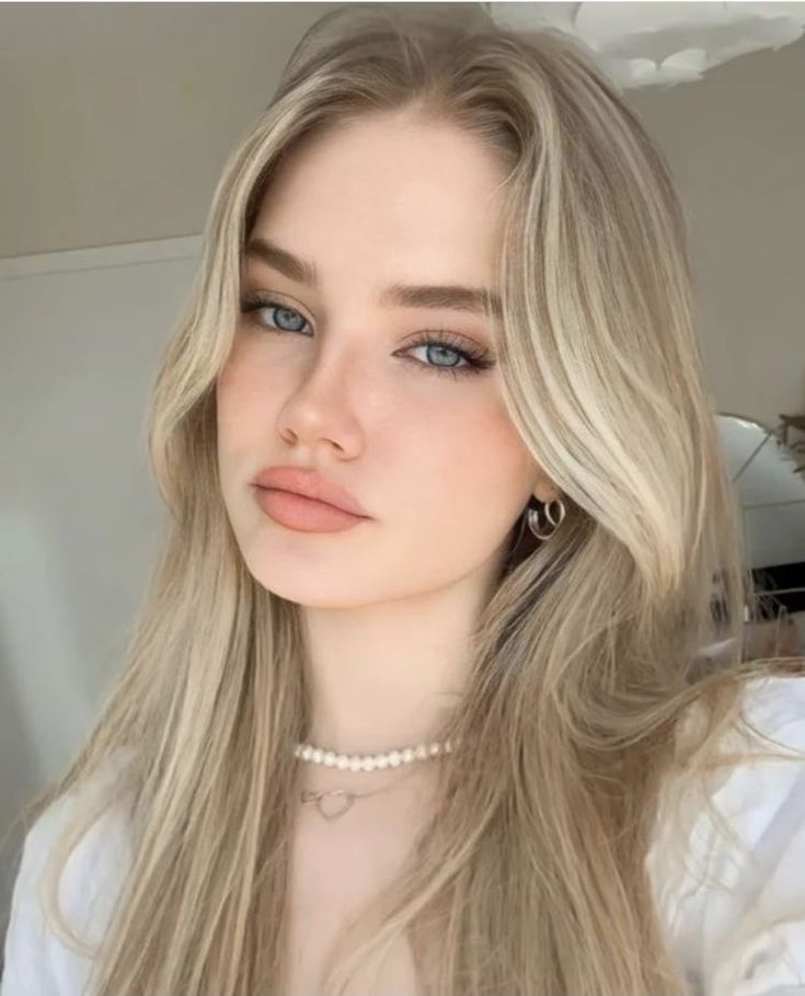 Winging it like eyeliner. 🖤👁️