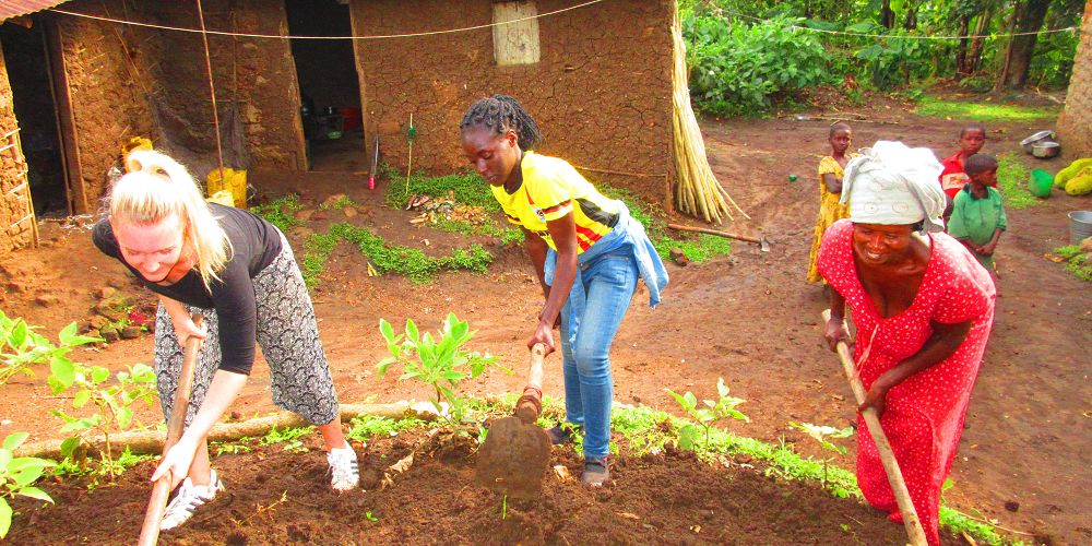 With our #volunteer_program we allow you to discover the wonders of rural #Uganda, while doing meaningful and rewarding community work. This is a great opportunity to explore life in rural Uganda, live and work amongst the locals. Website: ssamba.org