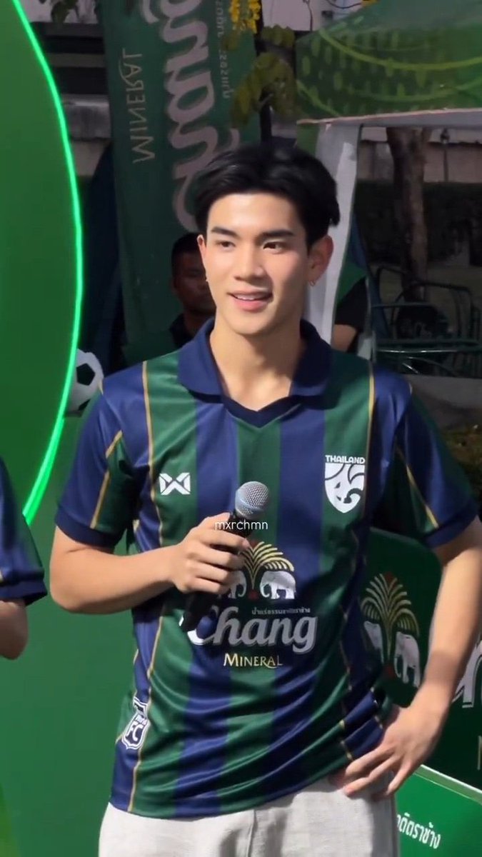 BabyFotFot_'s tweet image. ป๊าดดดว่ะ! น้องนักบอลคนนี้หล่อชิบlostเลยครับ!💚⚽️

FOURTH CHEER CHANGSUEK
#CHANGxFOURTH
#เชียร์ช้างศึกให้สะเทือนเอเชีย
#Fourthnattawat #โฟร์ทณัฐวรรธน์
