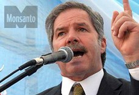 Un día como hoy en 1996 Felipe Solá, Secretario de Agricultura de Menem, aprobó el uso de la soja transgénica y del glifosato. Lo hizo a ciegas, en un trámite express. Fue una de las medidas más irresponsables para el país que haya tomado un funcionario. #EfeméridesIncómodas