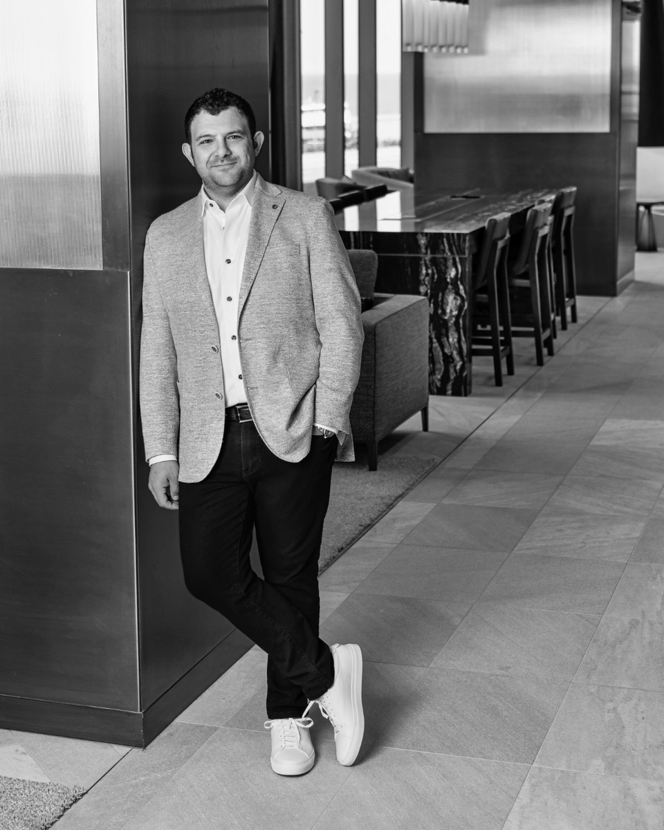 MatthewNeistat's tweet photo. New city. Same hustle. Still your go-to real estate guy.

If we haven’t met:
Born in Miami, raised in the burbs, &amp; now licensed in 2 states

Since 2012, I've been helping people buy, sell &amp; invest

My DMs are open

#ChicagoRealtor #LexingtonKY #RealEstate #MovingToChicago https://t.co/w7cVYLtdro