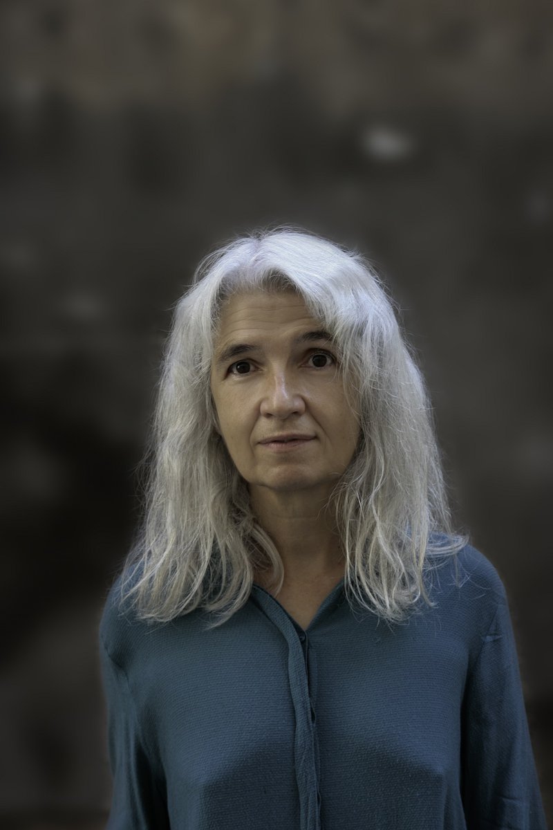 Librería & Atelier Fábula (@fabulalibreria) on Twitter photo 🔵Presentación y charla con Belén Gopegui🔵
belén Gopegui vuelve a Fábula para presentar su última novela 'Te siguen' (Random House, 2025).
No te pierdas este encuentro con la escritora madrileña.
⏰19:15h
📆V. 4 abril
📍Atelier de Fábula
+info en web.
<a href="/randomhouse_es/">Random House ES</a> 🔵Presentación y charla con Belén Gopegui🔵
belén Gopegui vuelve a Fábula para presentar su última novela 'Te siguen' (Random House, 2025).
No te pierdas este encuentro con la escritora madrileña.
⏰19:15h
📆V. 4 abril
📍Atelier de Fábula
+info en web.
<a href="/randomhouse_es/">Random House ES</a>