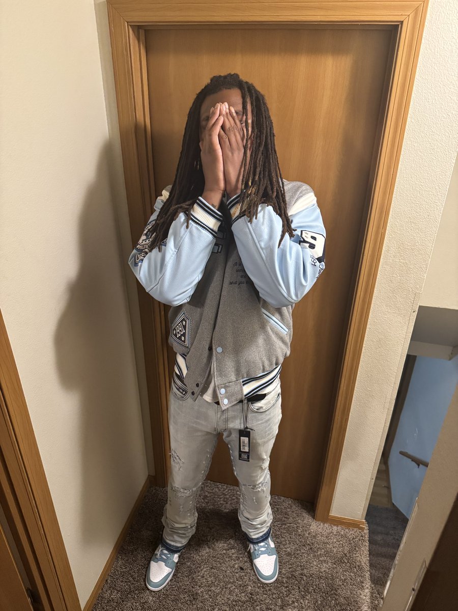 GodDA_Music's tweet photo. 💙🥶🅿️ https://t.co/qLlyrojSps