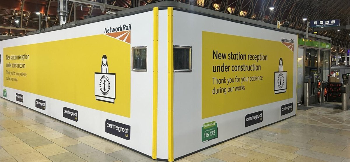 KwikKlikSystems's tweet photo. Works in busy public spaces, like major railway stations, must be kept safe, be robust, and keep customers informed. The Kwik-Klik R11 weighted system used to protect renovations at Paddington Station ticket office included 38 linear metres of hoarding with bespoke vision panels https://t.co/mT7LR1BnhO