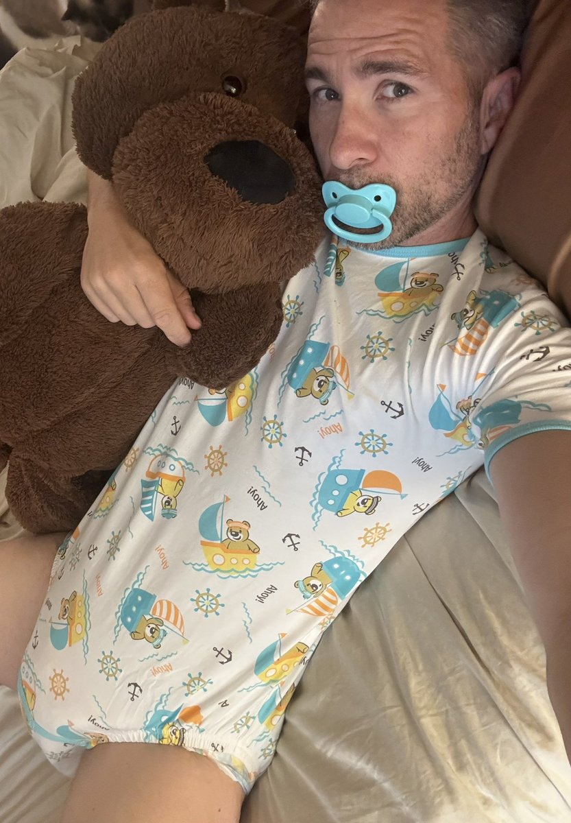 Morning ABDL happiness is waking up and feeling the squishy diaper between your legs and cuddling your teddy bear as you wait patiently for your diaper change.  ❤️