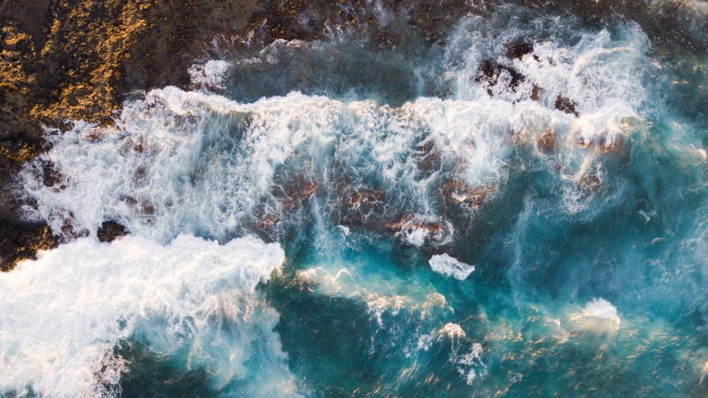 SafeJustPlanet's tweet photo. A new working group within the Earth Commission will define the first ever #SafeAndJust boundaries for the ocean. 📷

The ocean is crucial for life on Earth, but it is under threat. Pollution, climate change, and overfishing are taking a toll on marine ecosystems. https://t.co/1Ebo5XpSPA