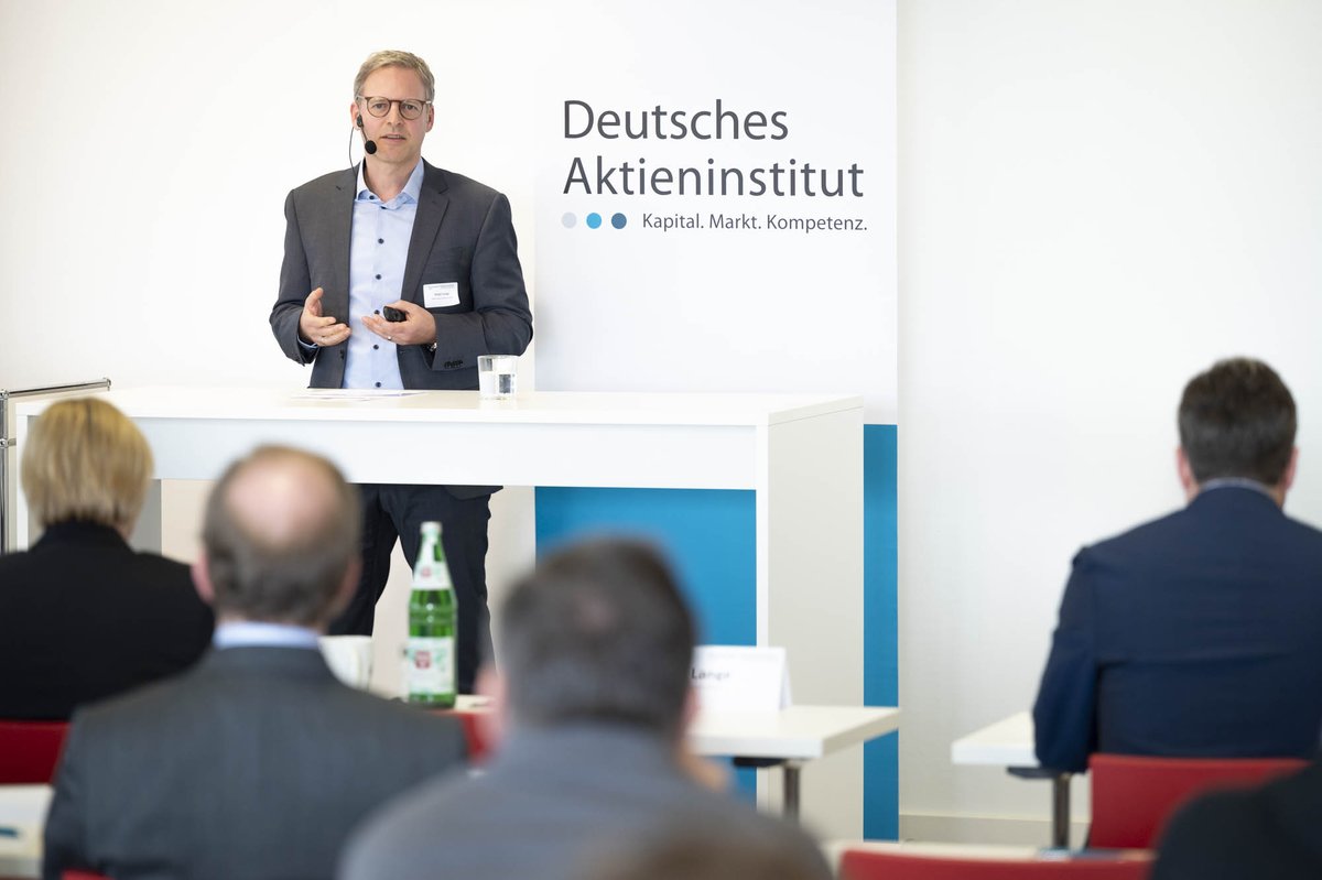 Bei unserer Konferenz „#CorporateGovernance &amp; #Gesellschaftsrecht“ gemeinsam mit AdAR - Arbeitskreis deutscher Aufsichtsrat heute in Frankfurt gaben unsere Vortragenden einen Überblick über die Entwicklungen zum #Aktiengesetz, #ShareholderActivism oder #Vorstandsvergütung. Danke!