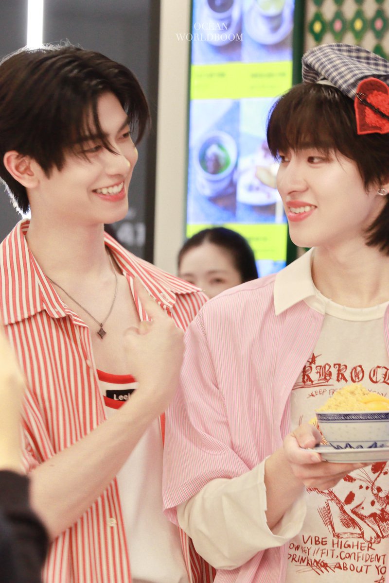 ไม่รู้อะไรที่หวานกว่ากัน!!? 🦊 vs 🍮✨
 
TMK TALK OF THE TASTE  #TheWorldInOneBitexThomasKong
꒰ #โทมัสก้อง #thomaskong ꒱
#tthomastc #kongjiro