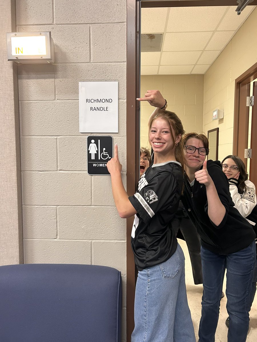 trhspva's tweet image. Day in the Life: Theatre Production 🎭
On Friday, we competed in the UIL One Act Play contest and brought home multiple awards! 🏆
⭐️All Star Actors: Presley Schreiber and Jaxon Hipp
⭐️Honorable Mention: Kylie Santhoff
⭐️Best Technician: Morgan Engelbrecht
#DenDefended
@RandleHS