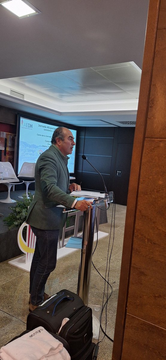 Directores de Hotel #TurismoSomosTodos #50AEDH (@comunidad_aedh) on Twitter photo 🤩 Hemos disfrutado el #kahoot, guiado por <a href="/IsidroTenorio/">Isidro Tenorio</a> y le damos la enhorabuena al ganador de la #ExperienciaAEDH sorteada. Clausura el evento Cesáreo Pardal, Presidente del <a href="/ClusterGalicia/">Clúster de Turismo</a>.👏👏👏 #ExperienciasAEDH en #Sanxenxo 🤩 Hemos disfrutado el #kahoot, guiado por <a href="/IsidroTenorio/">Isidro Tenorio</a> y le damos la enhorabuena al ganador de la #ExperienciaAEDH sorteada. Clausura el evento Cesáreo Pardal, Presidente del <a href="/ClusterGalicia/">Clúster de Turismo</a>.👏👏👏 #ExperienciasAEDH en #Sanxenxo