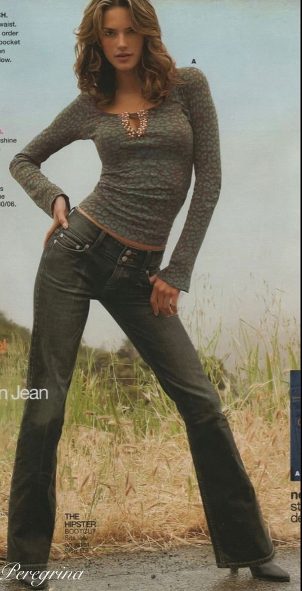 exutoire239's tweet photo. @Alicia_Bittle_ I honestly prefer jeans outfit on women, they could look incredibly sexy when done right https://t.co/164Ef5UNlB