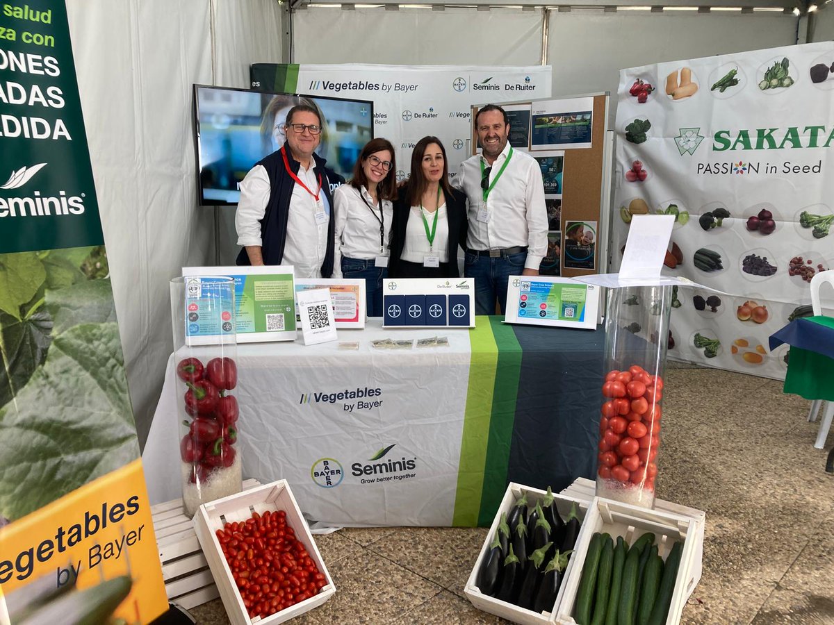 Bayer4CropsES's tweet photo. ¡Así ha sido nuestro paso por la #FeriaDeEmpleoUAL2025!

Durante estos días, compartimos con estudiantes y recién titulados nuestras oportunidades laborales en Bayer y cómo nuestra misión "Ciencia para una vida mejor" guía nuestras acciones. https://t.co/vSHVgTcy3U