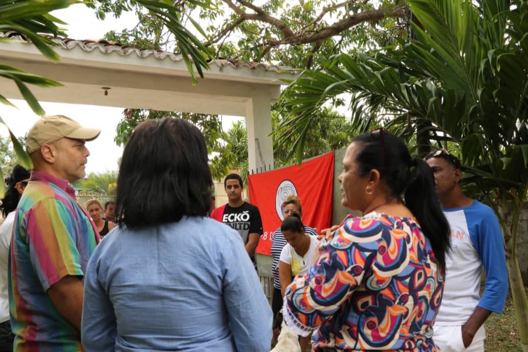 GHNordelo5's tweet photo. Invitamos a @ElTitanDeCuba1 a visitar un CDR en un poblado de Bauta, Artemisa. #Cuba #CDRCuba #UnidosXCuba #SomosDelBarrio https://t.co/N5EiCYugb0