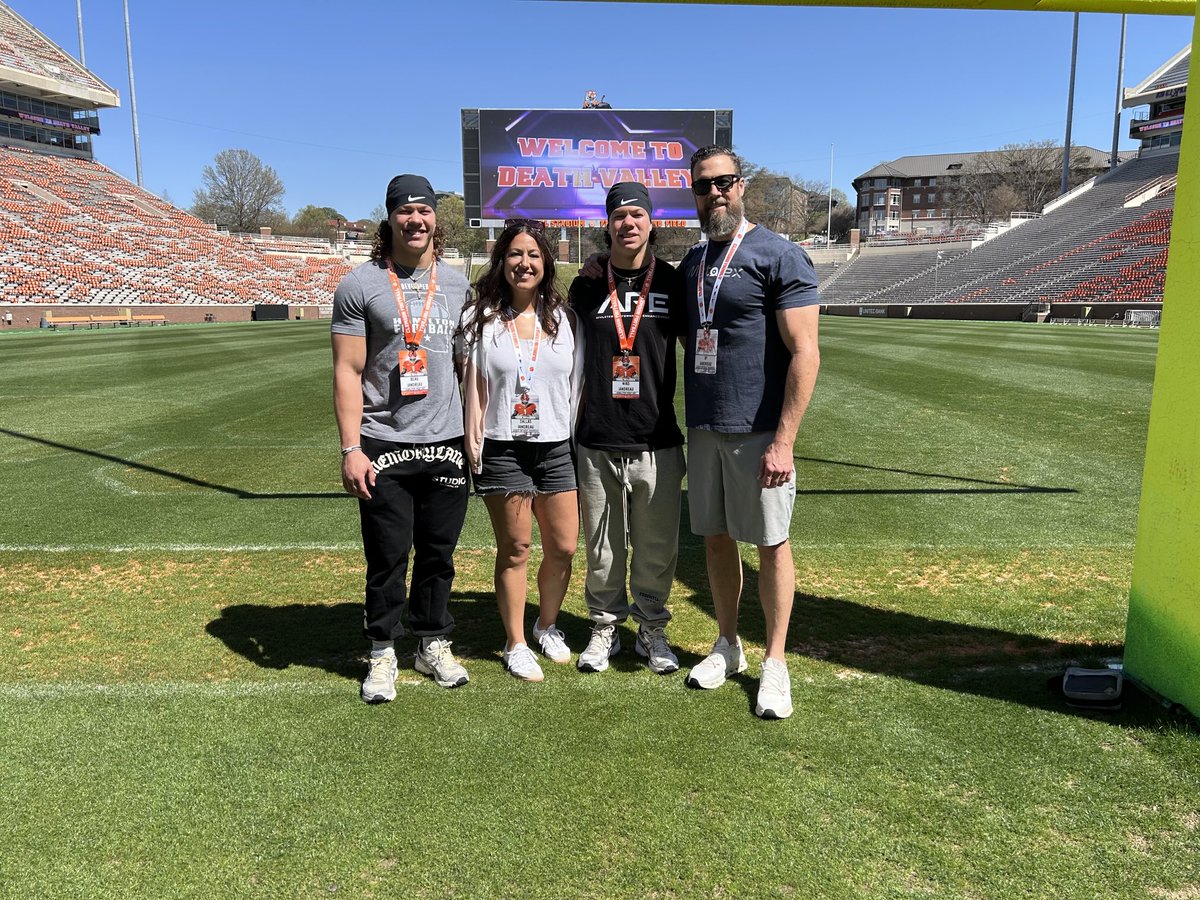 Had a great visit at Clemson. Appreciate ⁦<a href="/ClemsonFB/">Clemson Football</a>⁩ for having us! Thank you ⁦<a href="/benboulware7/">Ben Boulware</a>⁩ ⁦<a href="/Coach_TomAllen/">Coach Tom Allen</a>⁩!