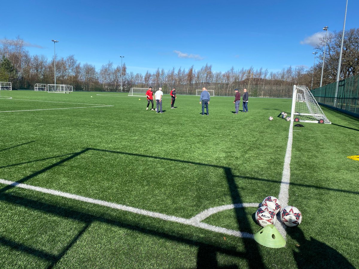 SAFCFoundation1's tweet photo. The sun was splitting the skies today's as we started our First Parkinson's Walking Football Session. 

Our sessions are based at Forthbank on Tuesdays 11-12pm followed by tea and coffee. 

Participants can register via this link https://t.co/u3HSRENY5c

🔴⚪⚽ https://t.co/yHJkPmWjYV