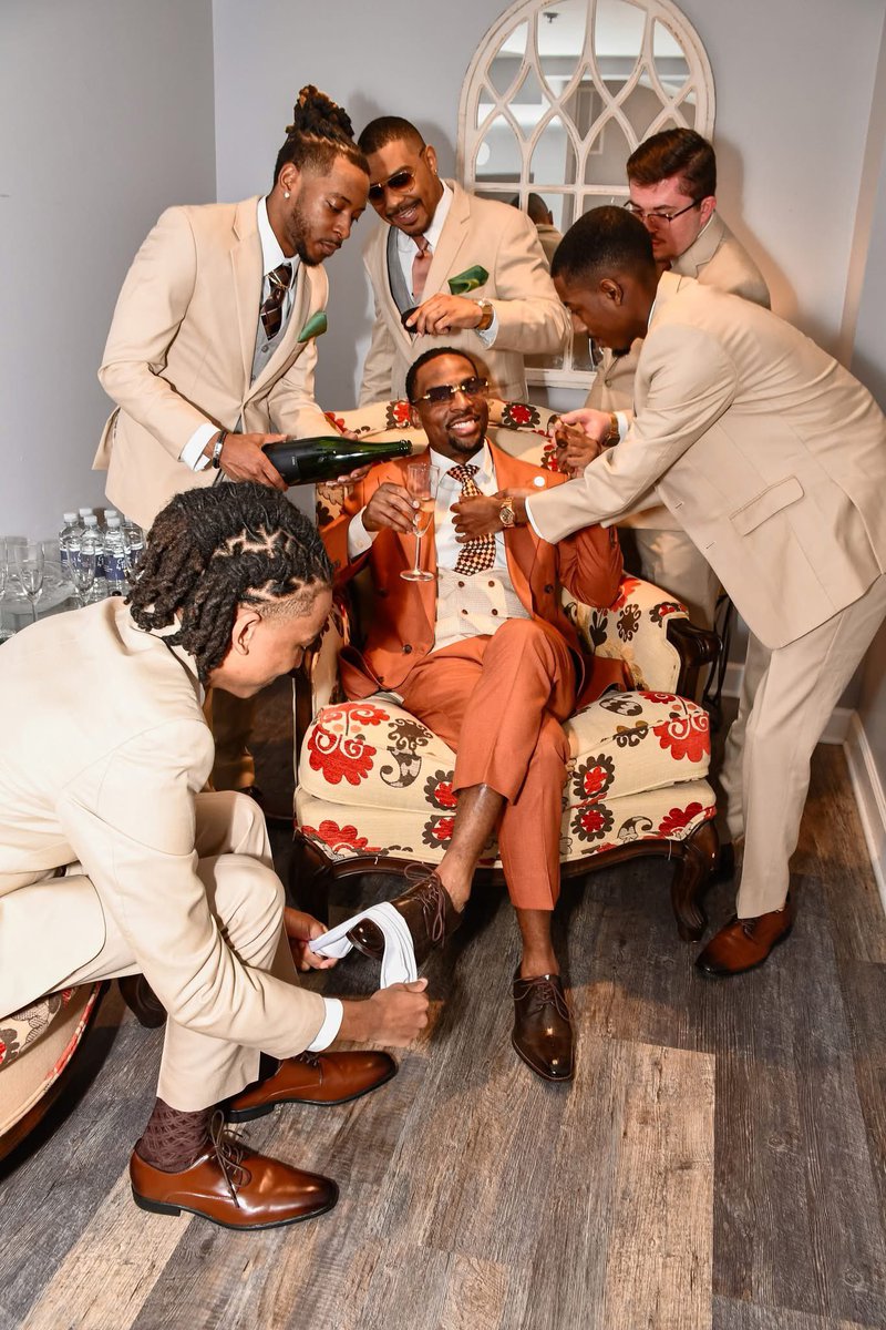 Slim__Rob's tweet image. What a time. Black is beautiful. Fifty Shades Of Brown. S/O the Montgomery’s 🤞🏾🖤🤎