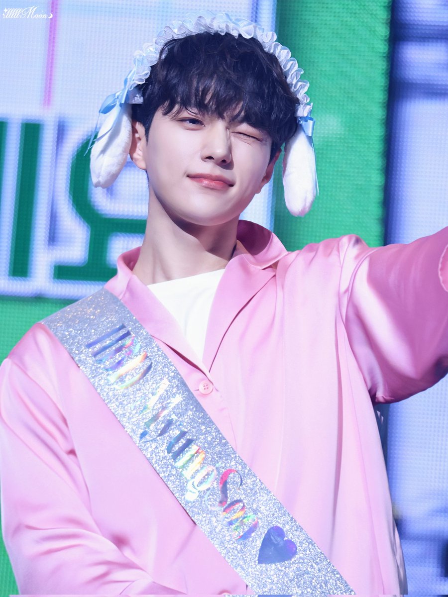 IImoon_kmscat's tweet photo. 250316 ‘Every day, L+ovely day’ SEASON 2
😉
#김명수 #명수 #MYUNGSOO  #Infinite #인피니트 https://t.co/zVolstkrst
