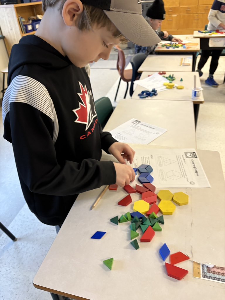 TEC_6650's tweet image. Mrs MacInnis’ grade 4A class is using pattern blocks to explore area for the first time.
#SRCEMarchIsMathMonth